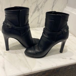 AUTHENTIC CHANEL BOOTIES !